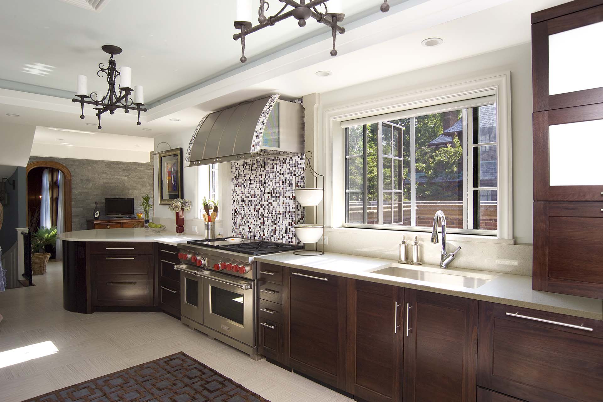 Open up your Boston kitchen windows and let in fresh air with Phantom window screens 