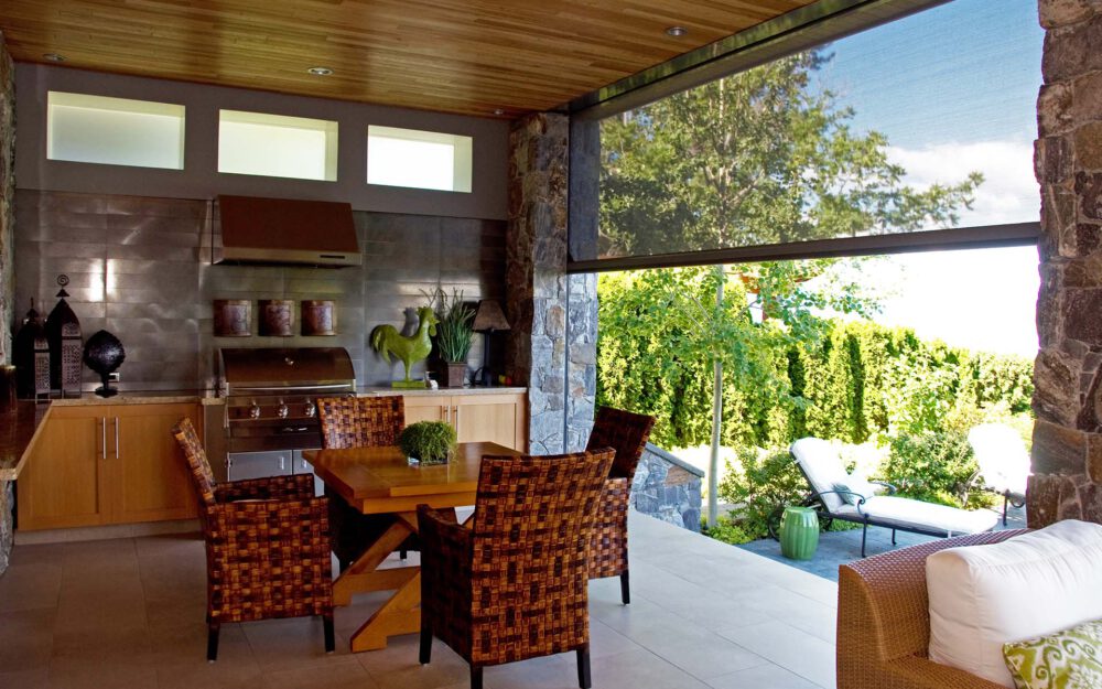 Screened in outdoor kitchen with Phantom Screens 