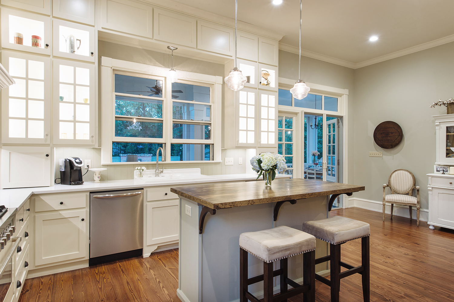 Country style kitchen with disappearing window screens