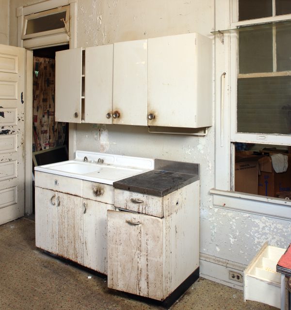 Kitchen before Southern Romance